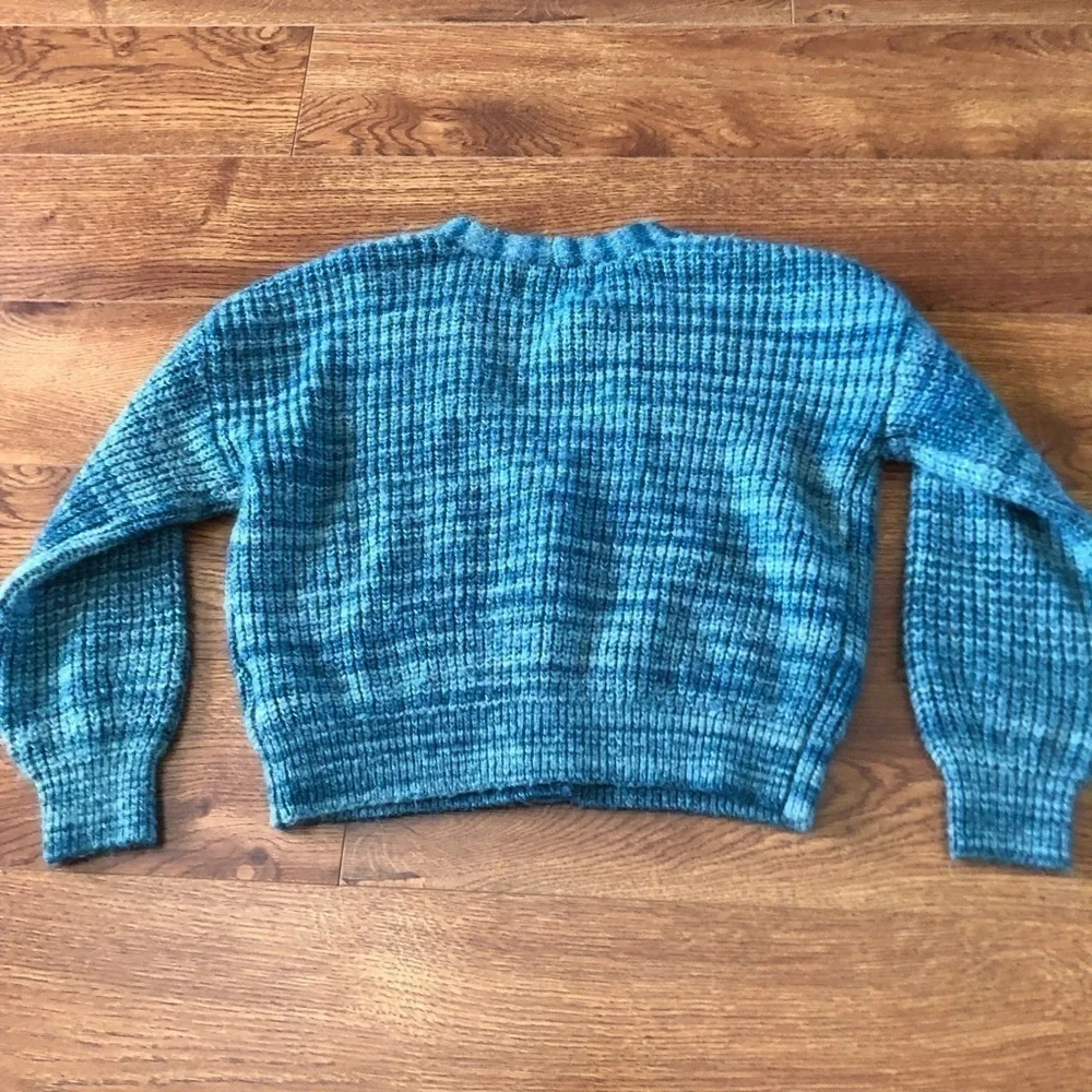 Old Navy Green knit semi-cropped button up sweater in size S (6-7)